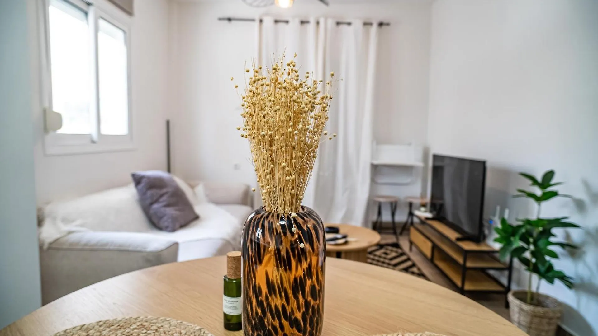 Feel Greek Hospitality #Θ008 Apartment Thessaloniki 0*,  Greece